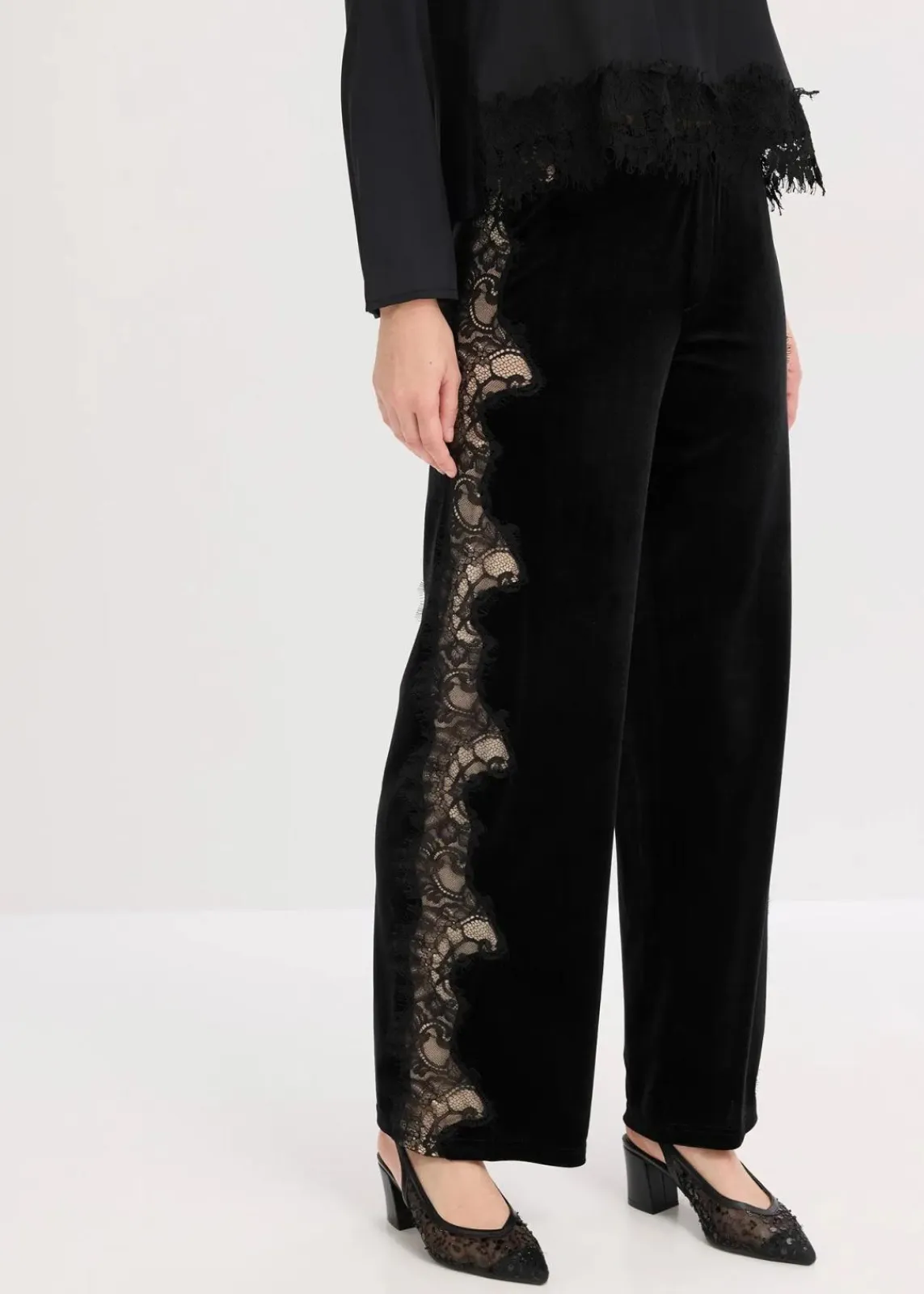 bonprix Bekleidung·Kleider|Hosen^Marlenehose aus softem Samt mit Spitzeneinsatz schwarz