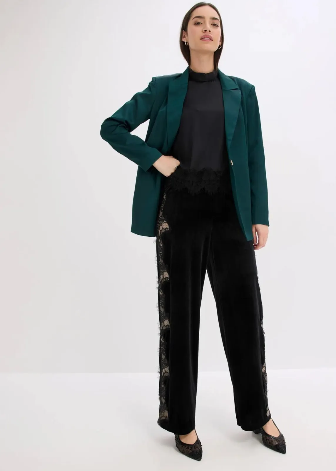 bonprix Bekleidung·Kleider|Hosen^Marlenehose aus softem Samt mit Spitzeneinsatz schwarz