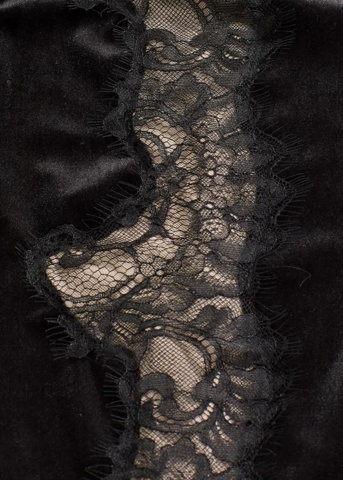 bonprix Bekleidung·Kleider|Hosen^Marlenehose aus softem Samt mit Spitzeneinsatz schwarz