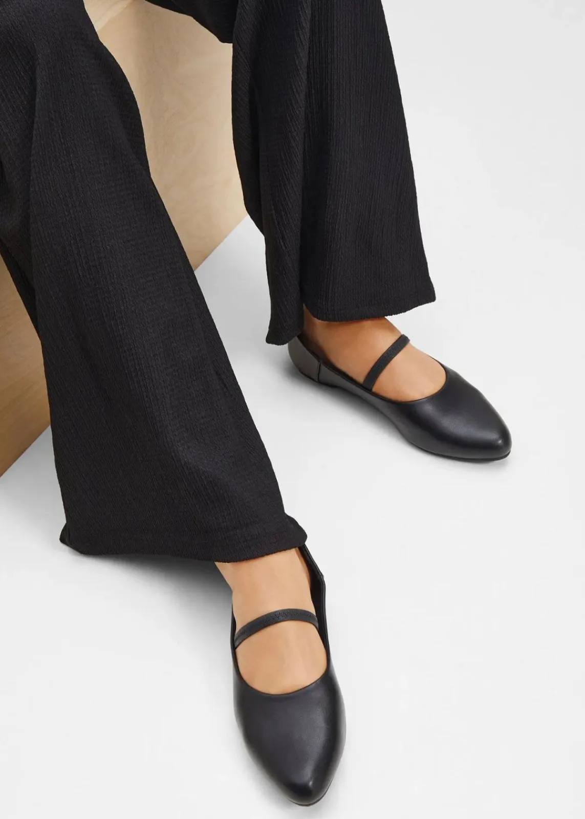 bonprix Sommerschuhe^Mary-Janes mit elastischem Riemen schwarz