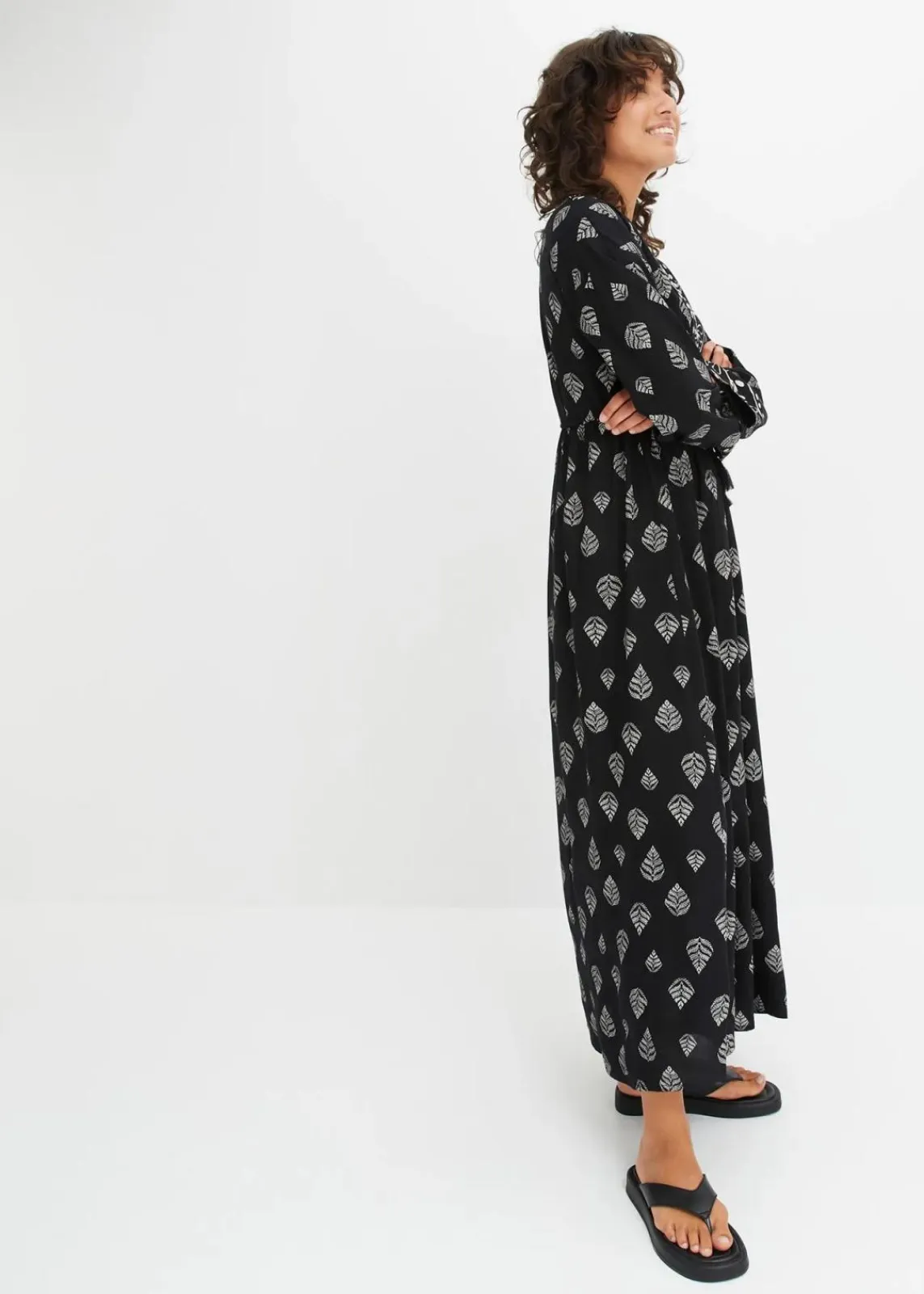bonprix Kleider|Nachhaltigere Materialien^Maxi Webkleid aus Viskose schwarz/kieselbeige bedruckt