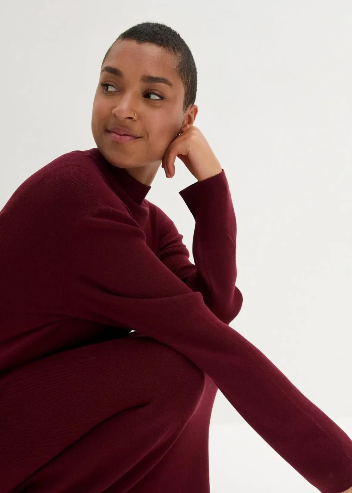bonprix Bekleidung·Umstandsmode|Bekleidung·Pullover & Strickjacken^Maxi-Feinstrickkleid aus fließendem Viskose-Mix rubinrot