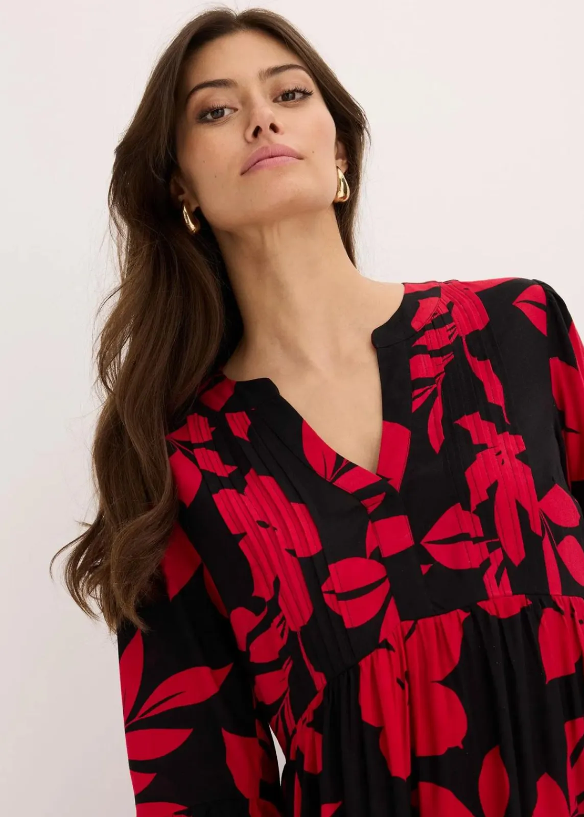 bonprix Nachhaltigere Materialien|Kleider^Maxikleid schwarz/magentapink geblümt