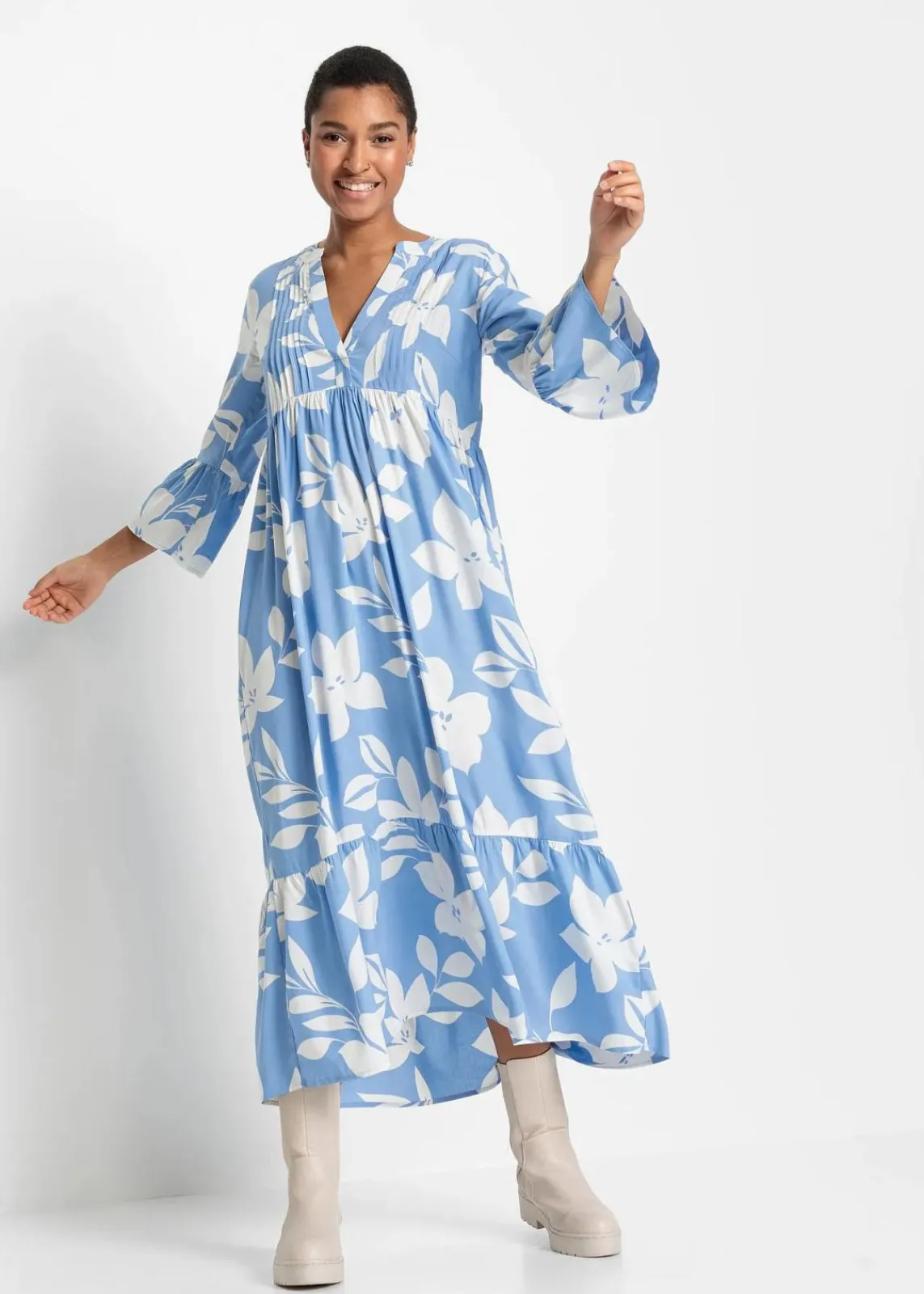 bonprix Nachhaltigere Materialien|Kleider^Maxikleid mittelblau/weiß geblümt