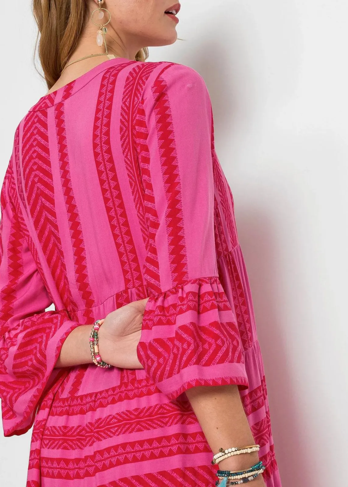 bonprix Bekleidung·Pullover & Strickjacken|Kleider^Maxikleid rot/pink bedruckt