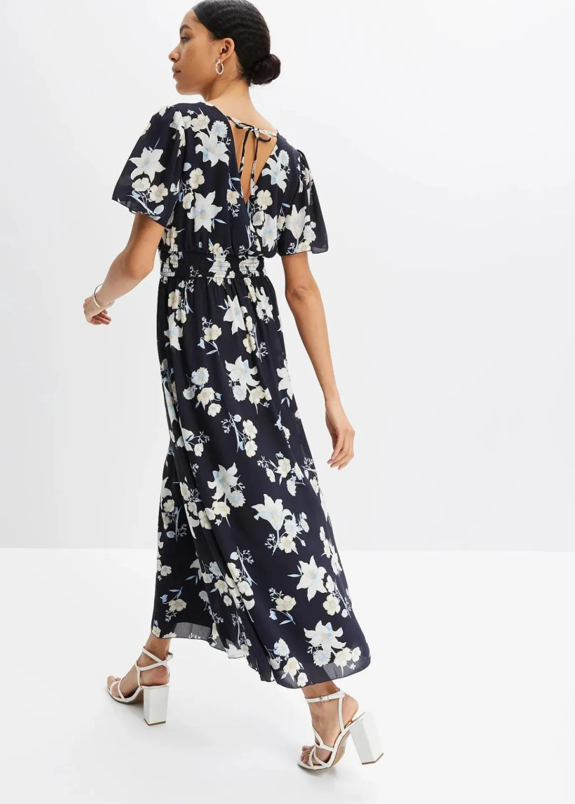 bonprix Bekleidung·Pullover & Strickjacken|Kleider^Maxikleid dunkelblau lilien-blüten