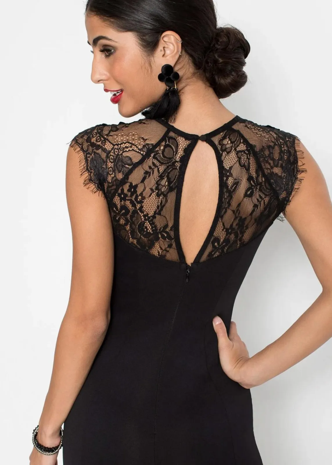 bonprix Kurzgrößen|Kurzgrößen^Maxikleid aus fester Scuba-Qualität mit Spitze schwarz