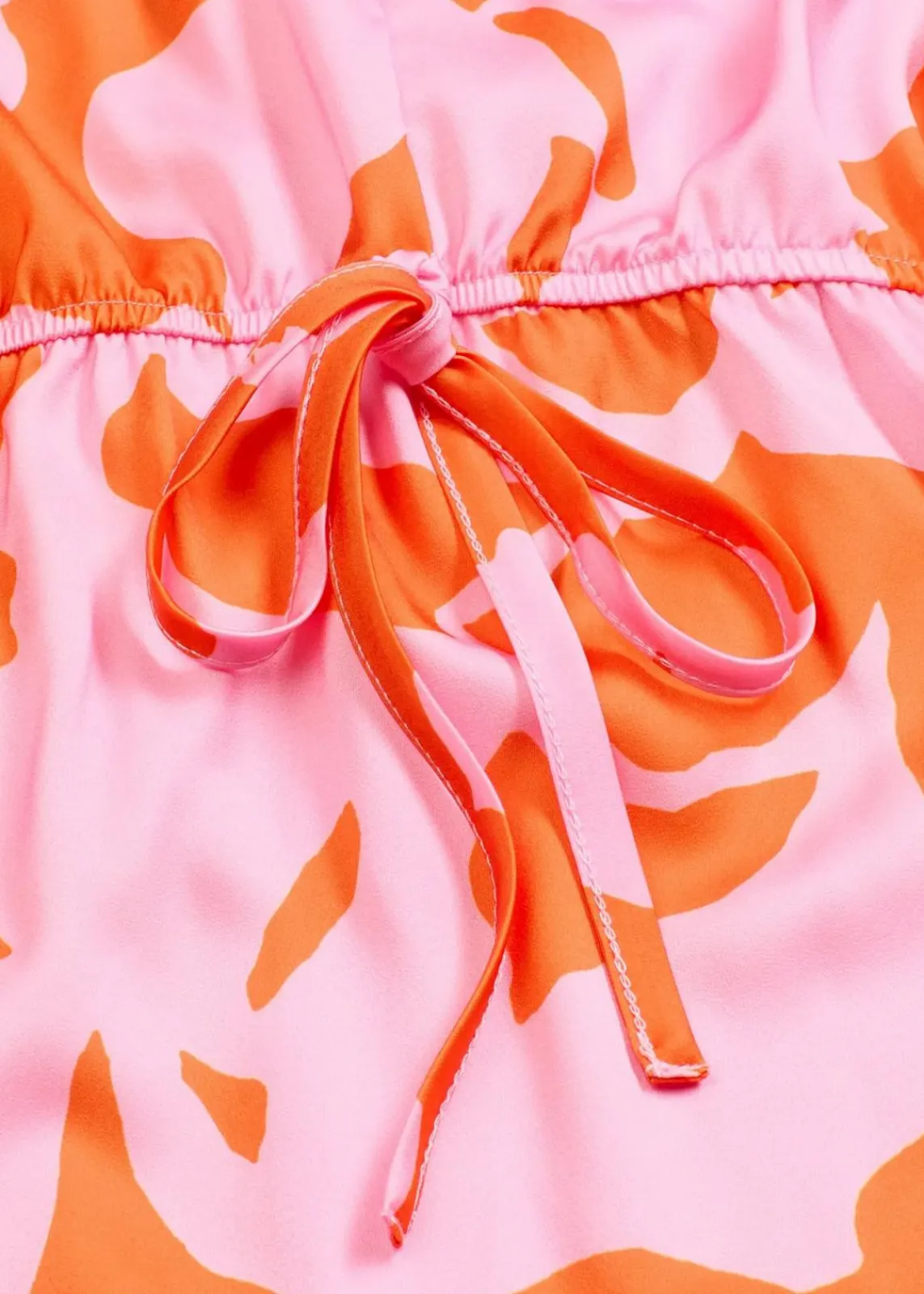 bonprix Bekleidung·Pullover & Strickjacken|Kleider^Maxikleid aus fließendem Satin flieder/orange floral