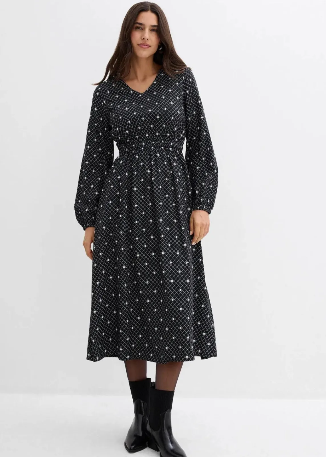 bonprix Kleider^Maxikleid aus fließender Viskose schwarz/weiß gepunktet