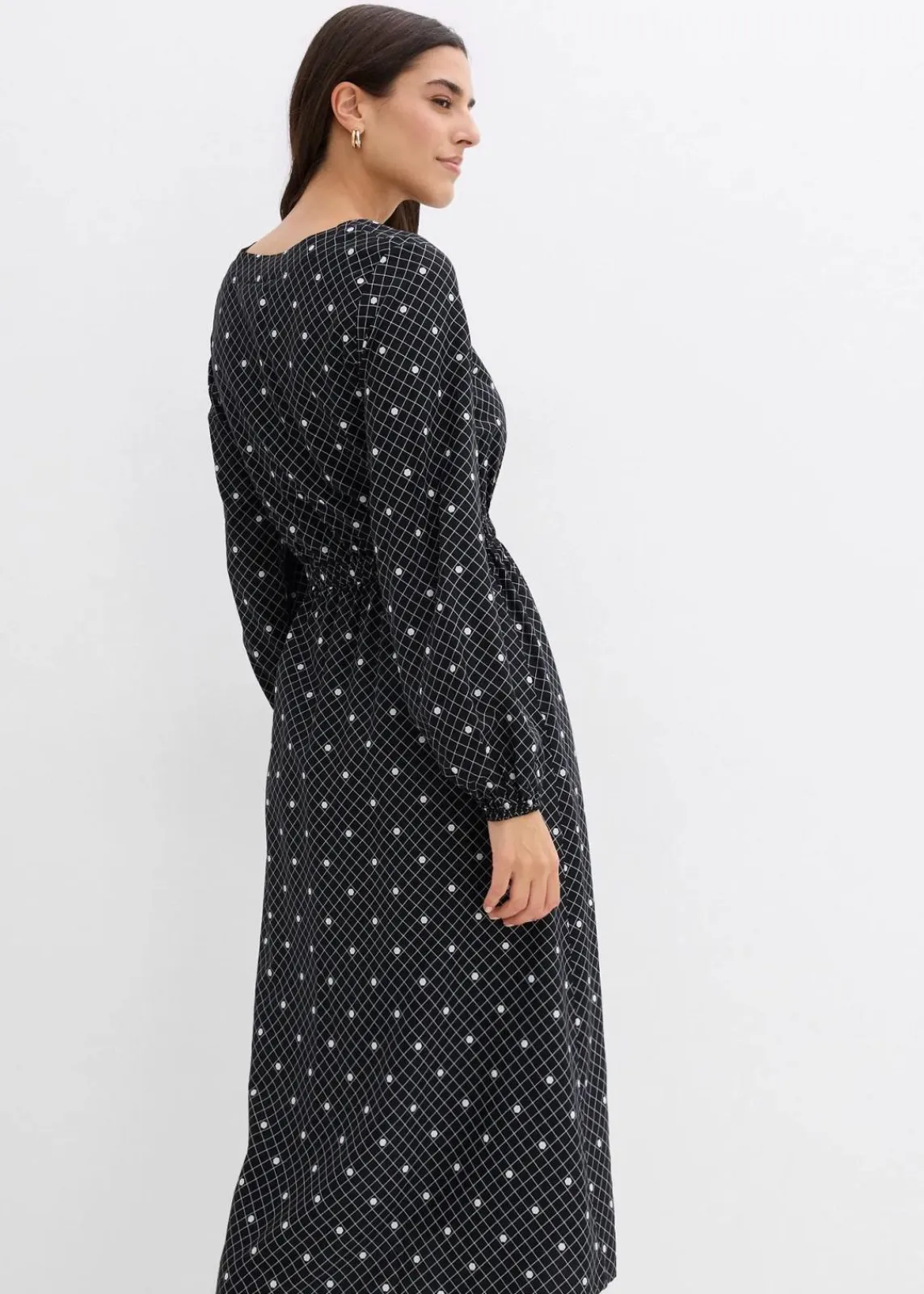 bonprix Kleider^Maxikleid aus fließender Viskose schwarz/weiß gepunktet