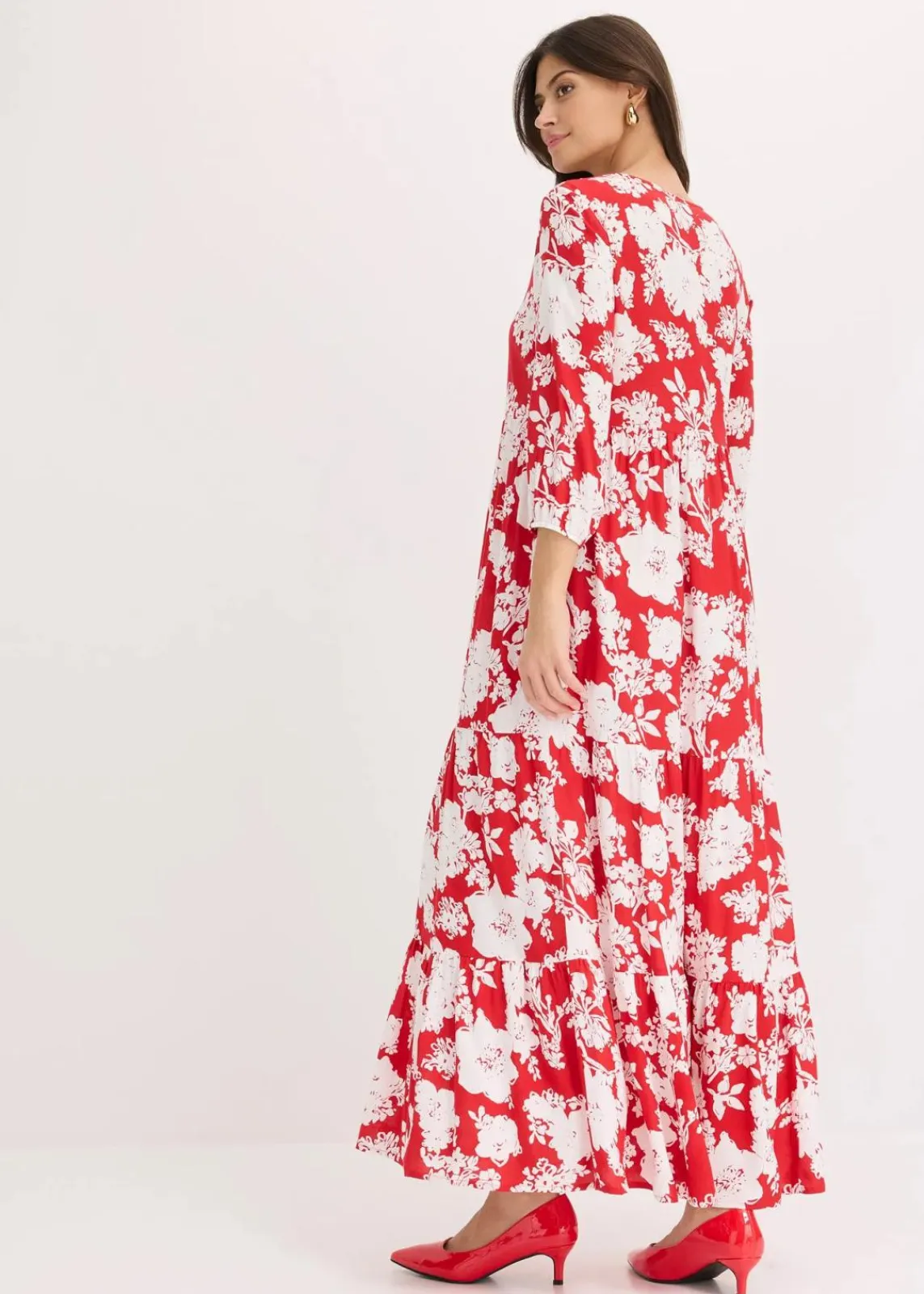bonprix Nachhaltigere Materialien|Kleider^Maxikleid aus fließender Viskose tomatenrot/weiß geblümt