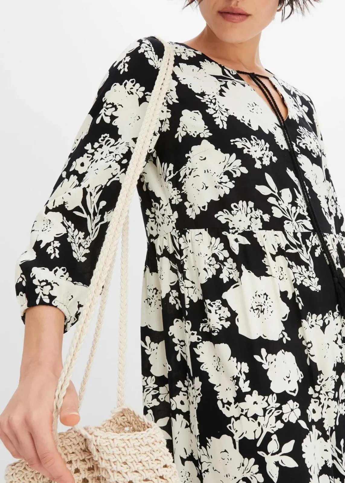 bonprix Bekleidung·Pullover & Strickjacken|Kleider^Maxikleid aus fließender Viskose schwarz/creme geblümt