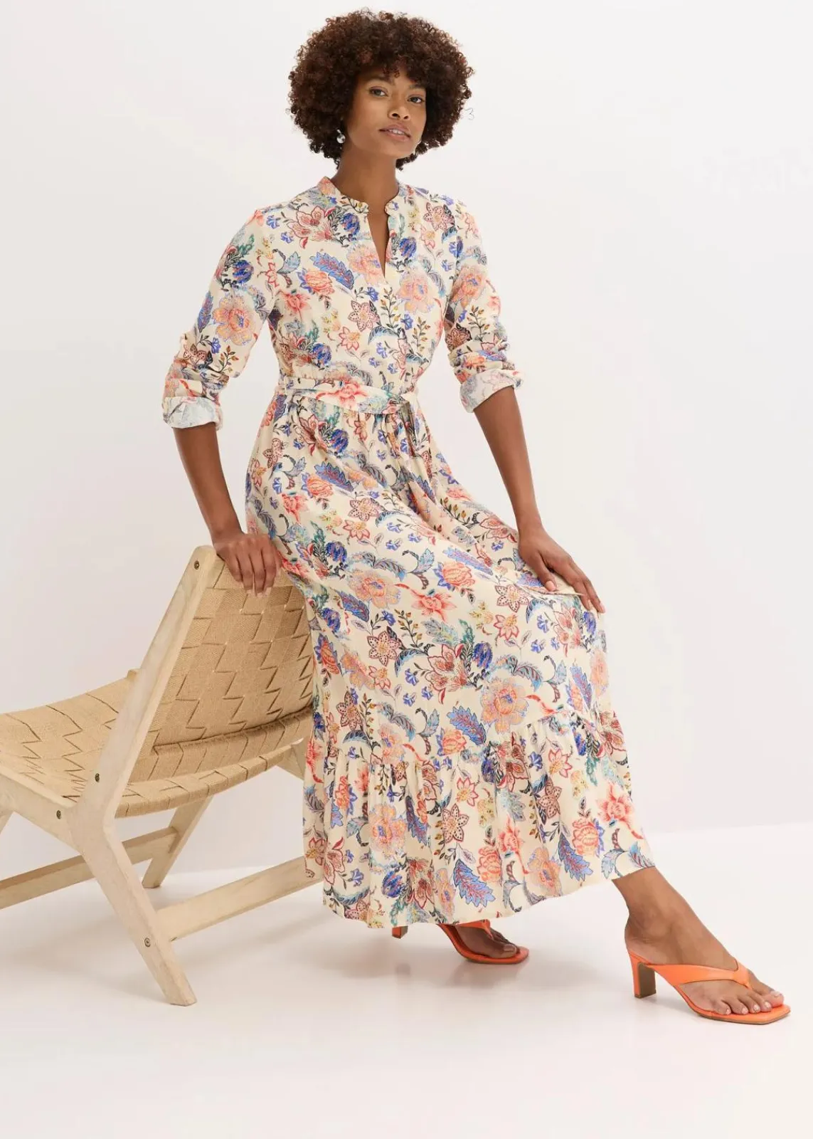 bonprix Nachhaltigere Materialien|Kleider^Maxikleid aus fließender Viskose beige/blau/braun geblümt