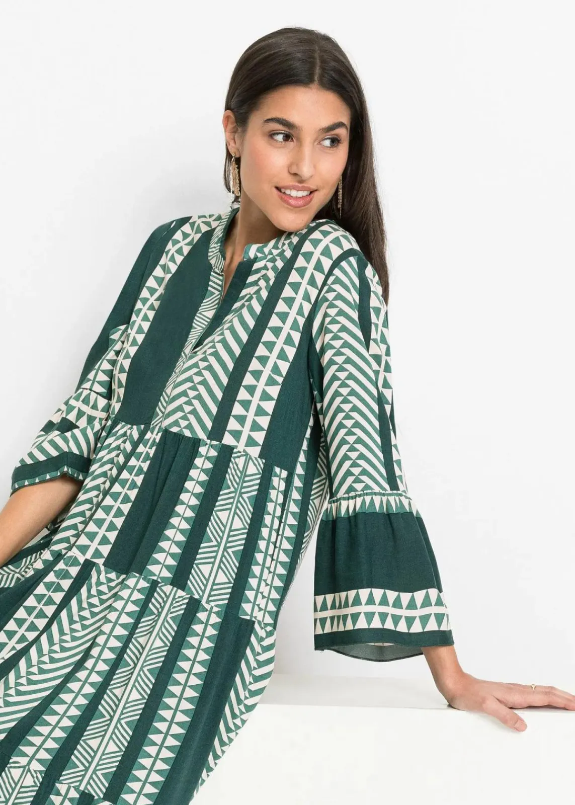 bonprix Bekleidung·Pullover & Strickjacken|Kleider^Maxikleid aus fließender Viskose petrolgrün/beige graphisch bedruckt