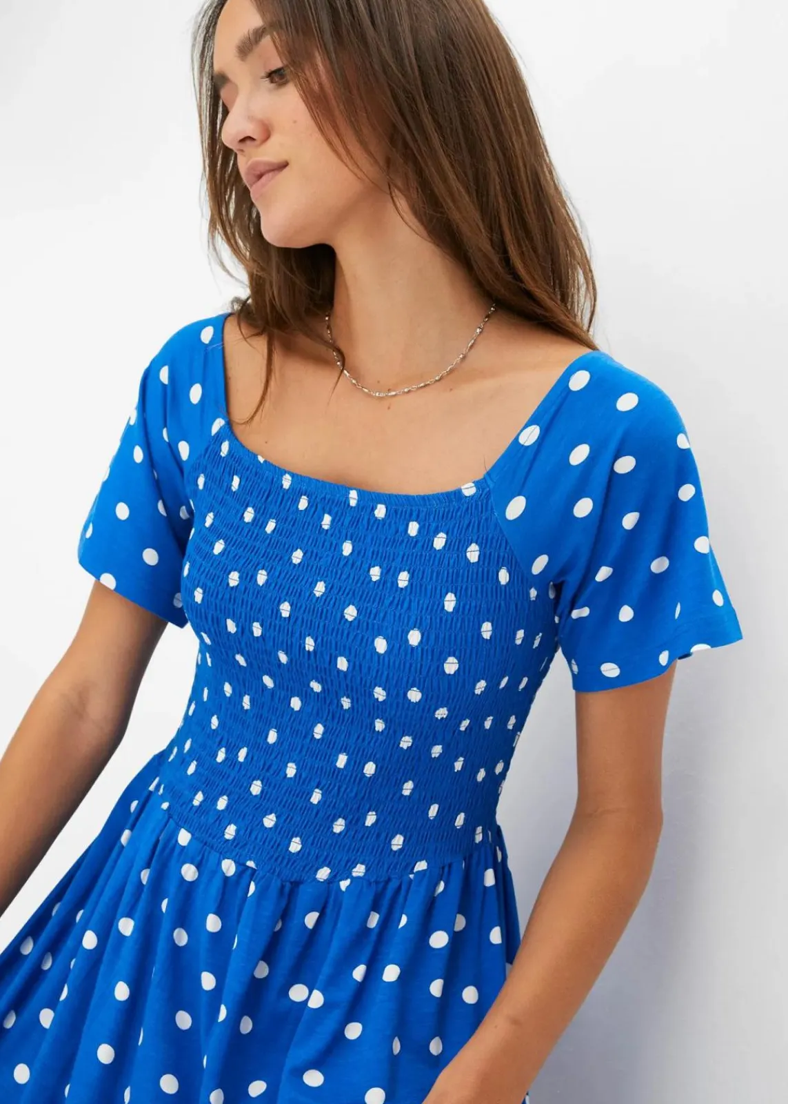 bonprix Nachhaltigere Materialien|Kleider^Maxikleid aus nachhaltiger Viskose blau gepunktet