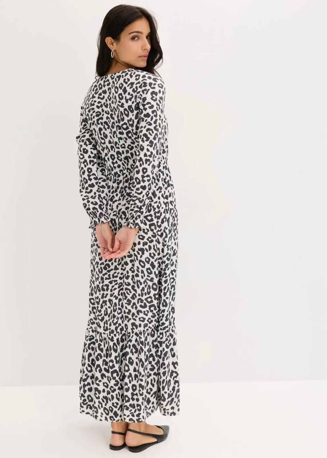 bonprix Bekleidung·Pullover & Strickjacken|Kleider^Maxikleid aus reiner Viskose wollweiß/anthrazit leo bedruckt