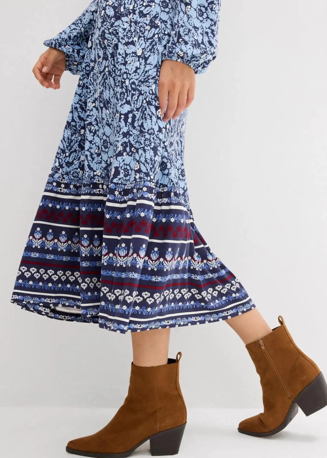 bonprix Bekleidung·Pullover & Strickjacken|Kleider^Maxikleid aus softem Viskose-Elasthan-Mix dunkelblau/hellblau/himmelblau/wollweiß/rubinrot bedruckt