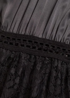 bonprix Bekleidung·Pullover & Strickjacken|Festliche Mode^Maxikleid mit Spitzen-Rock schwarz