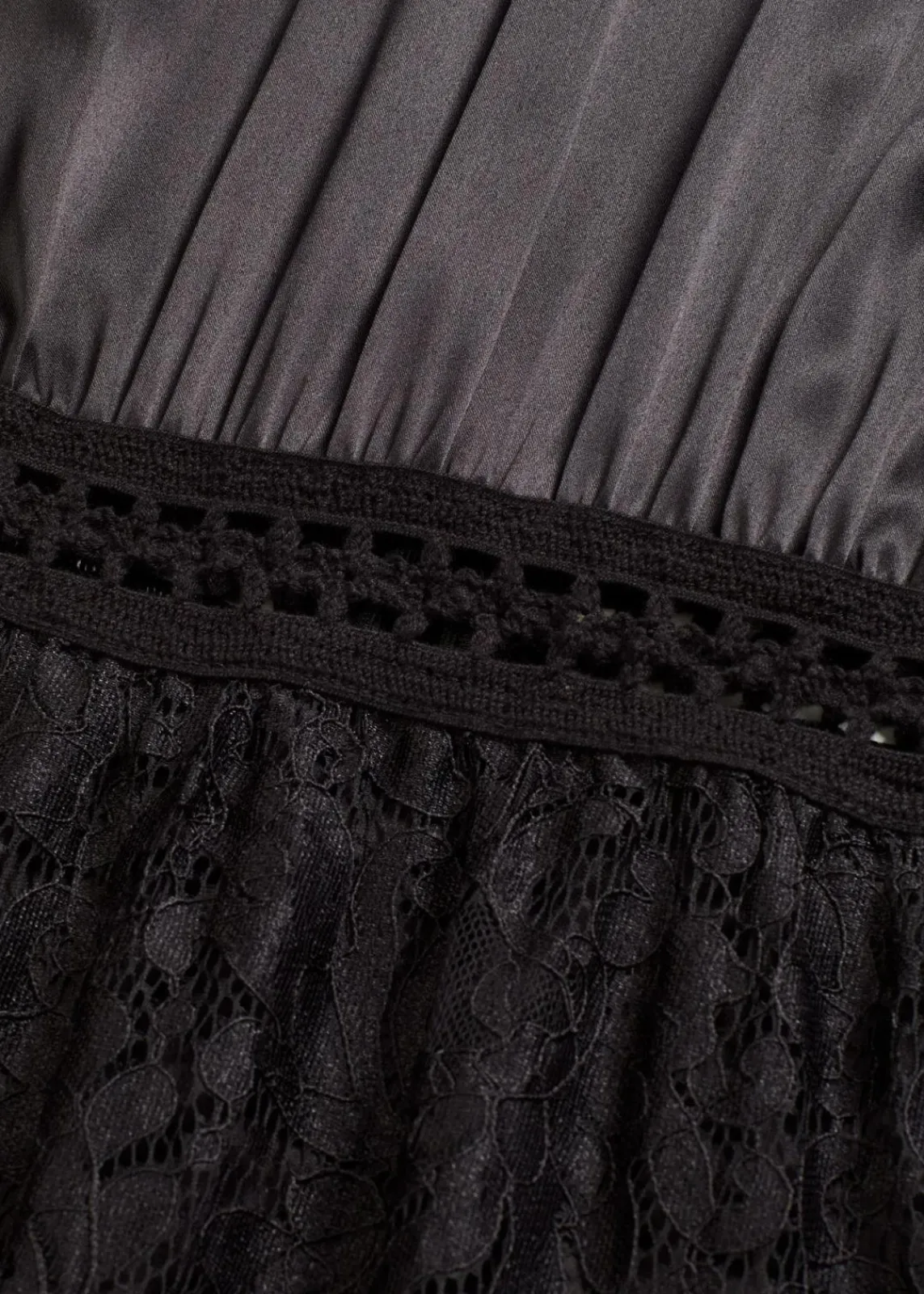 bonprix Bekleidung·Pullover & Strickjacken|Festliche Mode^Maxikleid mit Spitzen-Rock schwarz
