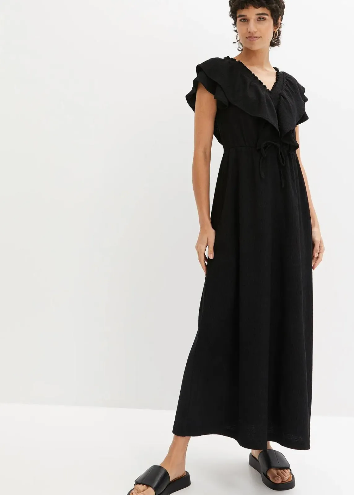 bonprix Kleider^Maxikleid mit Volant schwarz