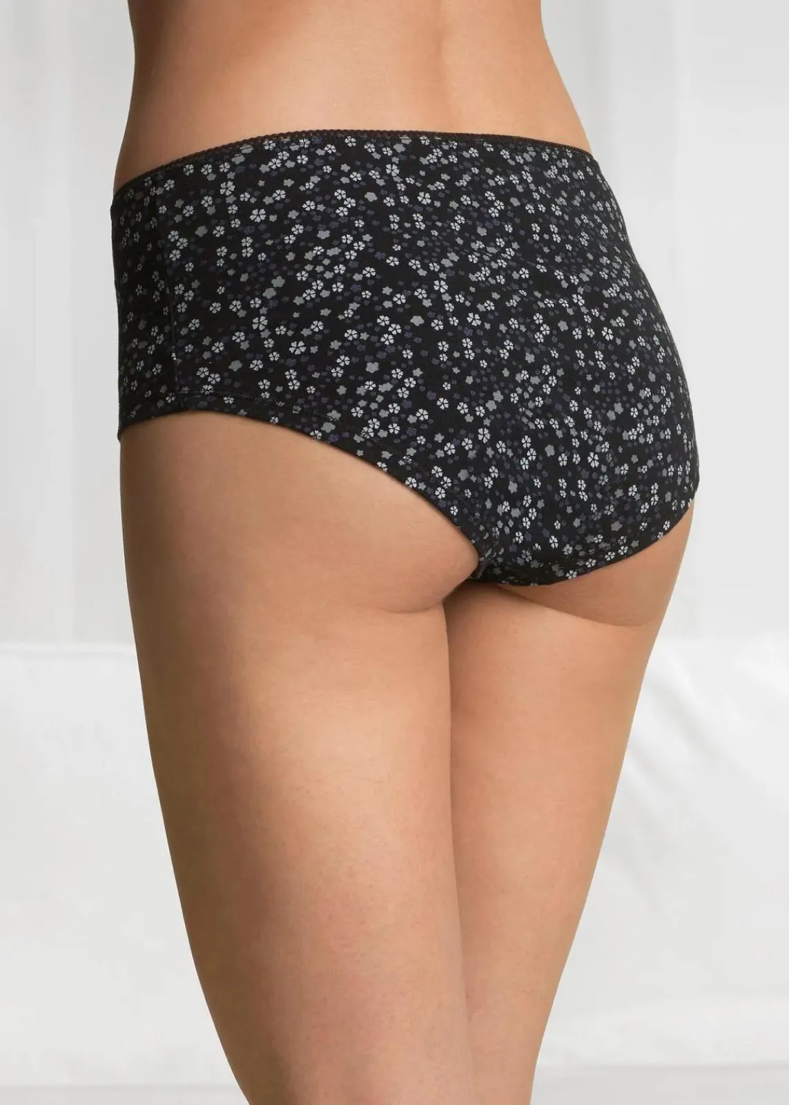 bonprix Wäsche·Baumwollunterwäsche|Wäsche·Höschen^Maxipanty (4er Pack) schwarz + schwarz bedruckt