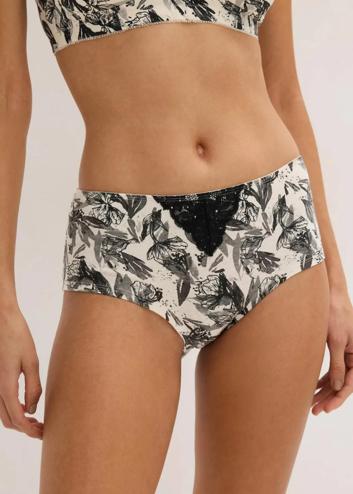 bonprix Wäsche·Höschen|Höschen^Maxipanty (4er Pack) chwarz+ naturbeige/schwarz-geblümt