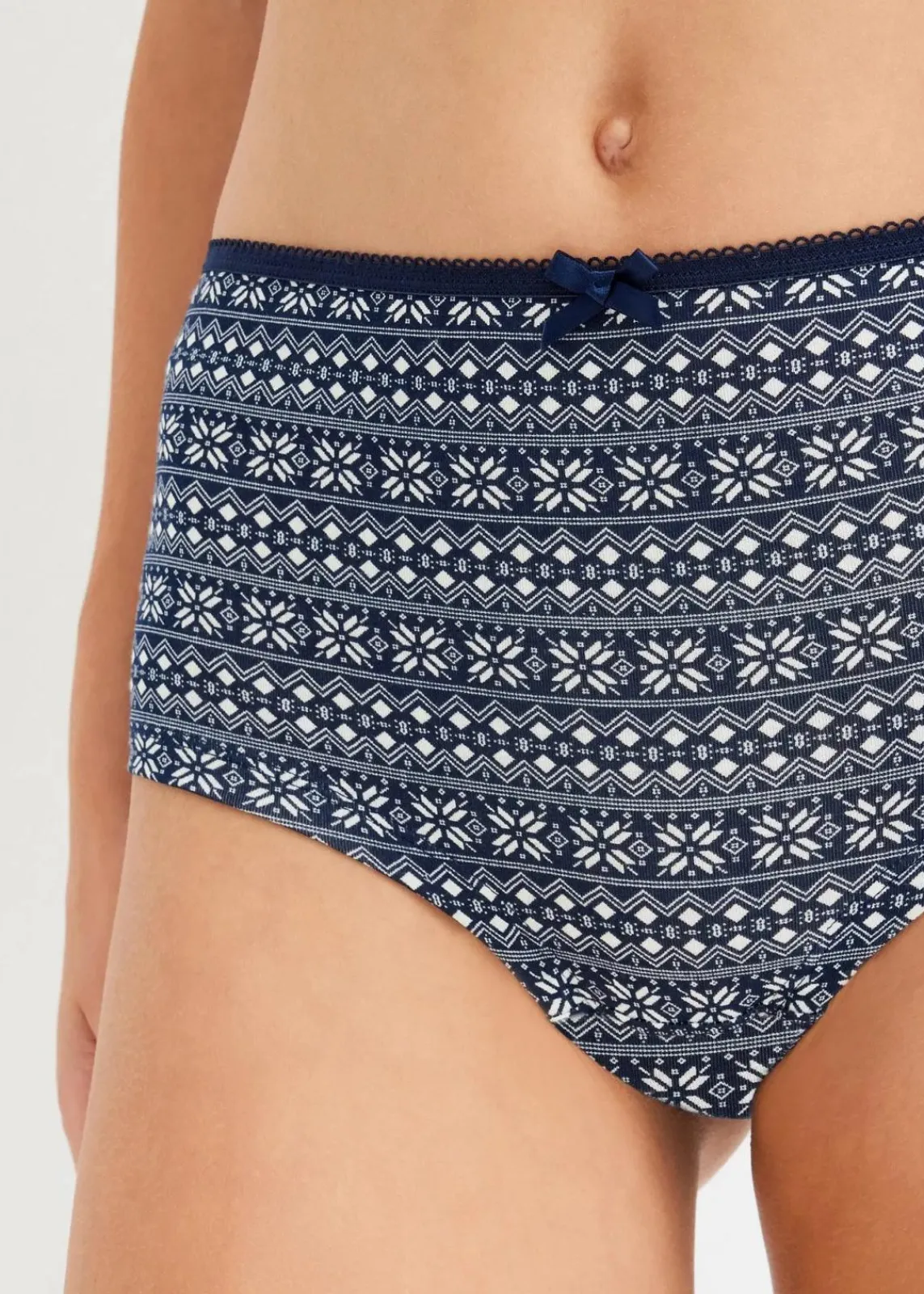 bonprix Wäsche·Baumwollunterwäsche|Wäsche·Höschen^Maxipanty mit Bio-Baumwolle (4er Pack) dunkelblau/weiß gemustert + dunkelblau