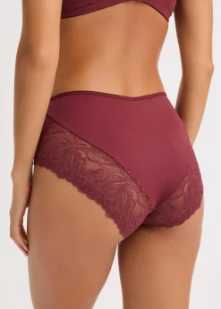 bonprix Wäsche·Höschen|Nachhaltigere Materialien^Maxipanty mit zarter Spitze beere