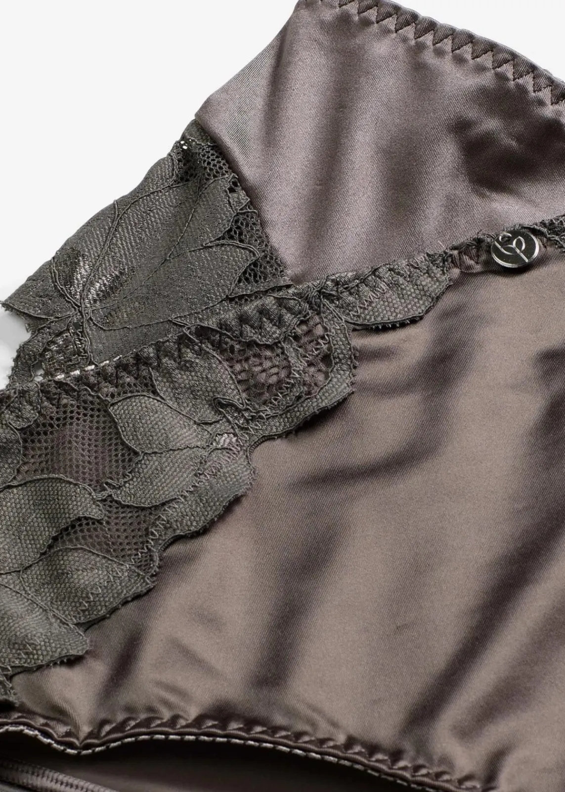 bonprix Wäsche·Dessous|Wäsche·Höschen^Maxislip mit Glanzeffekt granitgrau