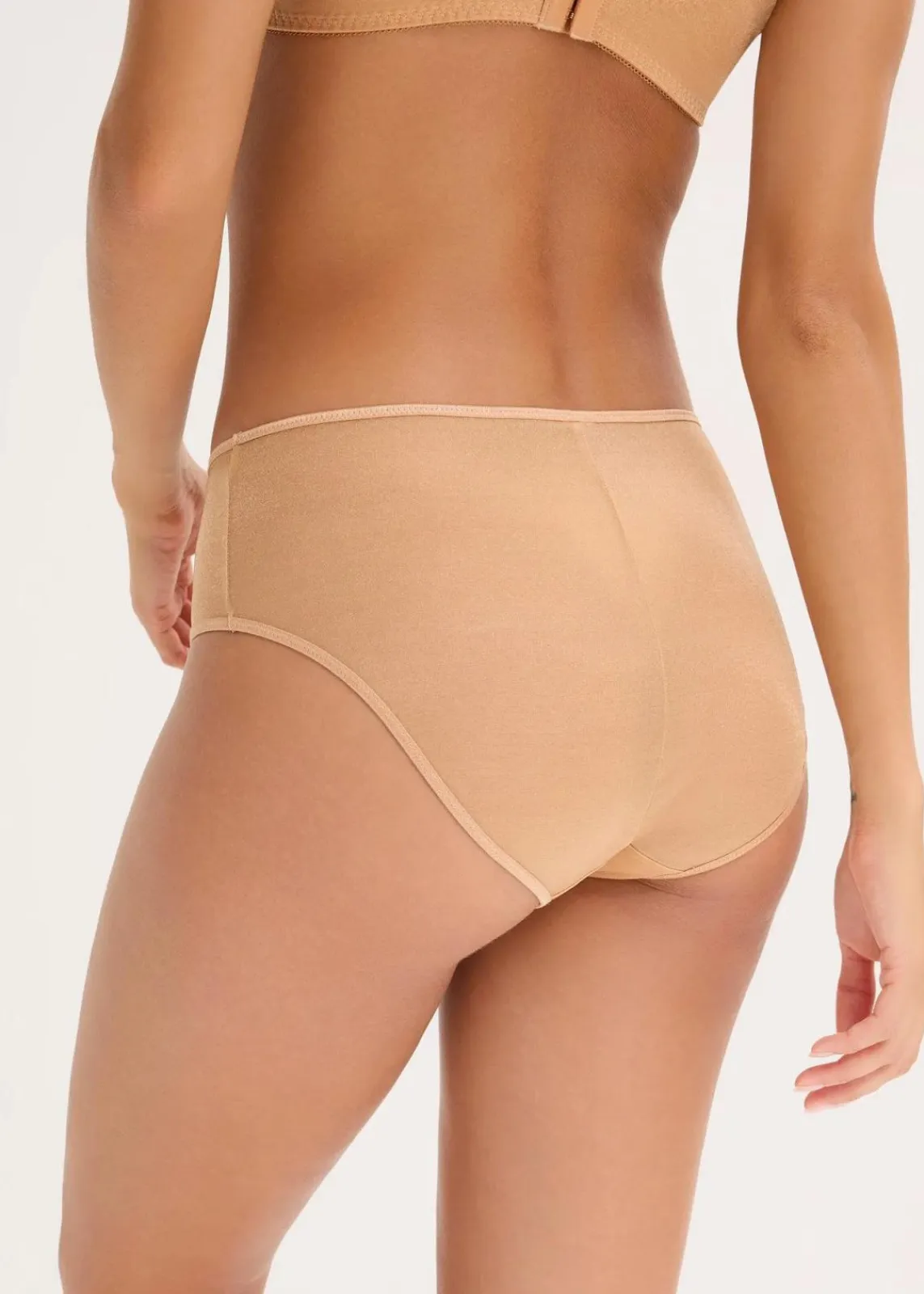 bonprix Wäsche·Dessous|Wäsche·Höschen^Maxislip mit schimmerndem Material goldbeige
