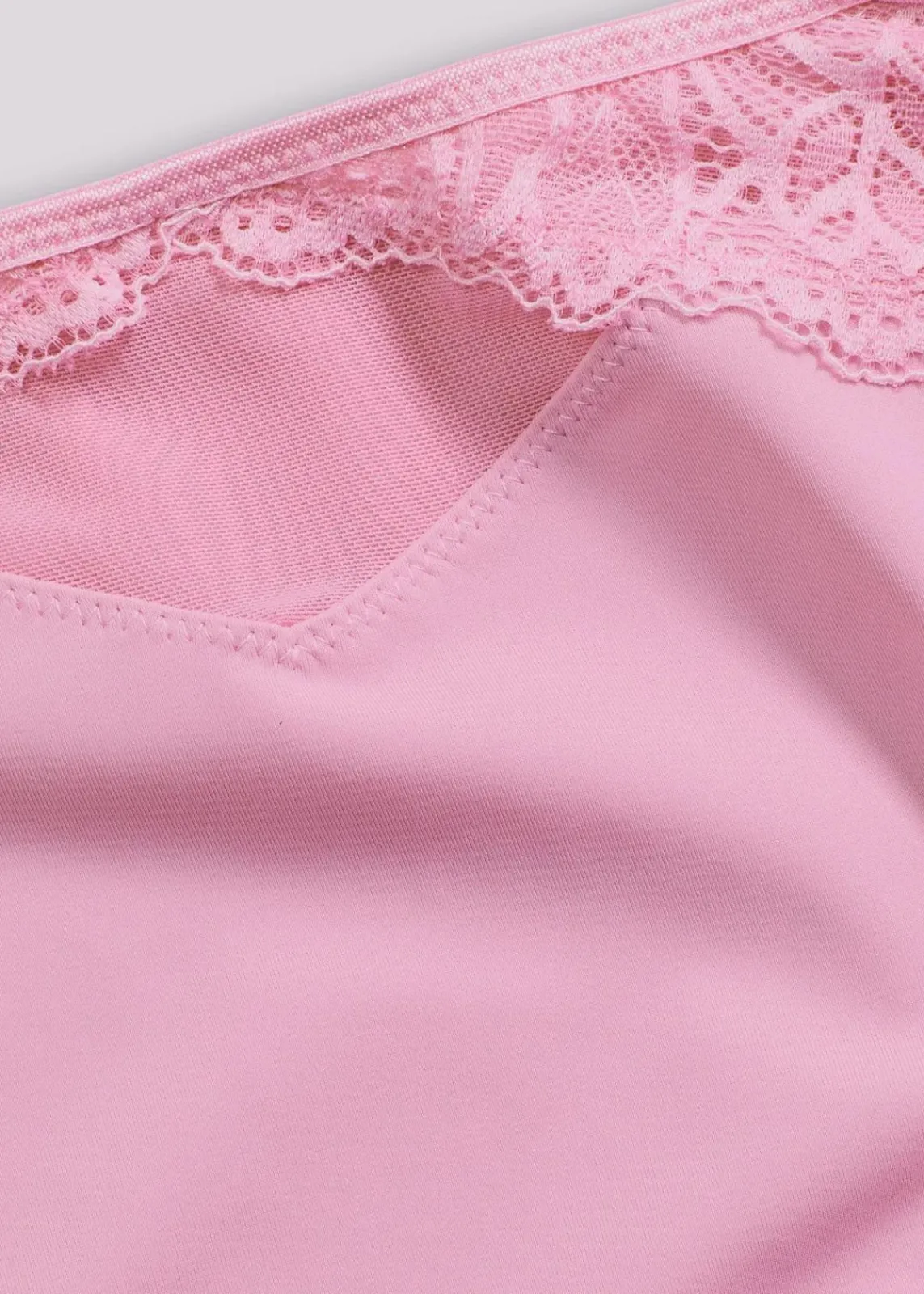 bonprix Nachhaltigere Materialien|Höschen^Maxislip mit zarter Spitze blütenpink