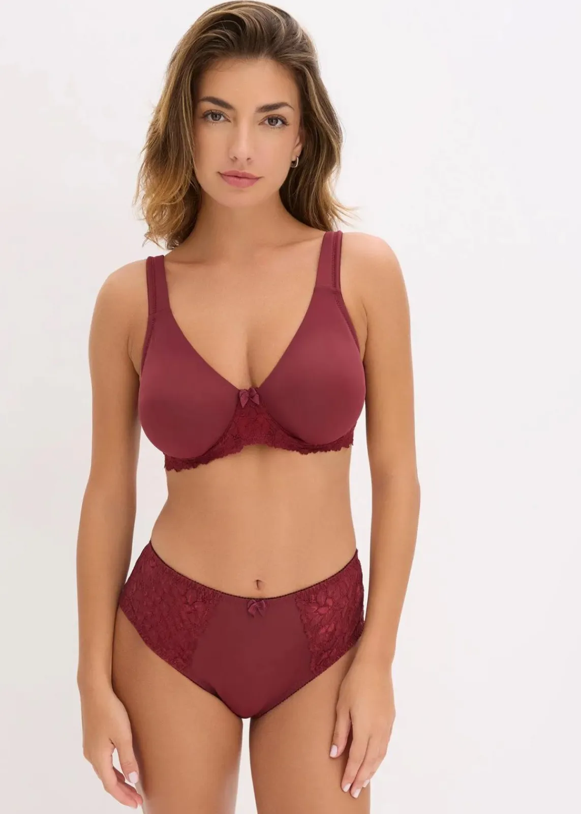 bonprix Nachhaltigere Materialien|Höschen^Maxislip mit zarter Spitze (2er Pack) beere