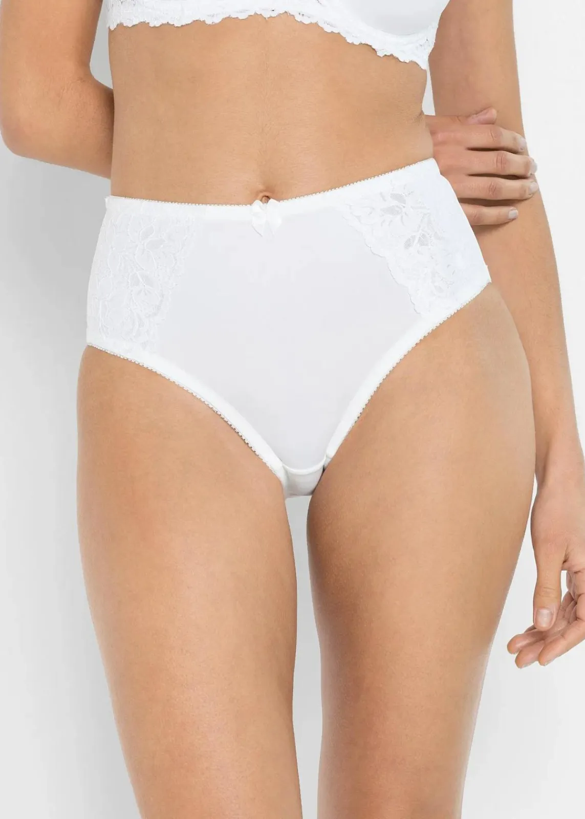 bonprix Nachhaltigere Materialien|Höschen^Maxislip mit zarter Spitze (2er Pack) weiß+weiß