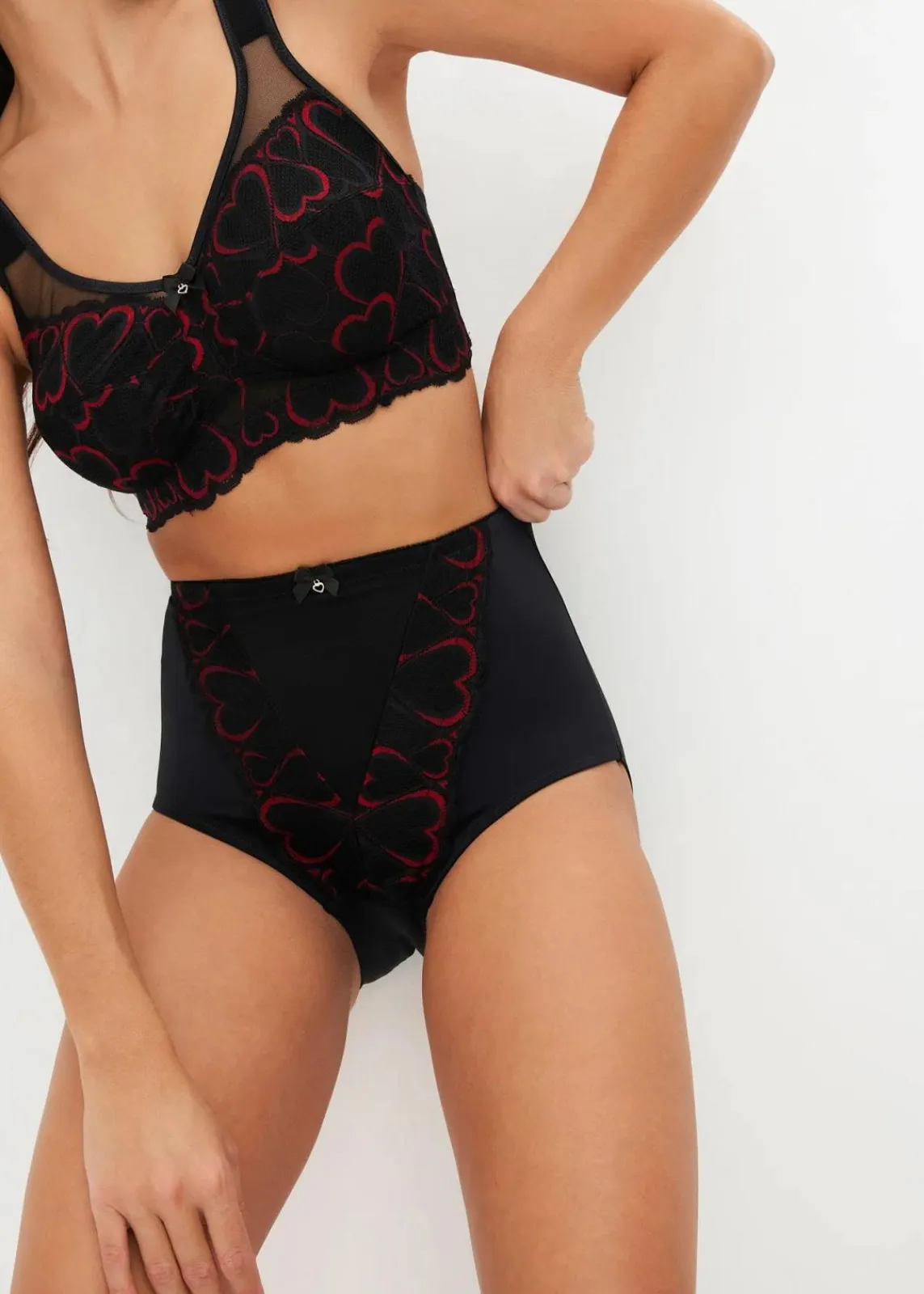 bonprix Shapewear|Höschen^Medium Shape Slip mit Spitze schwarz/salsarot