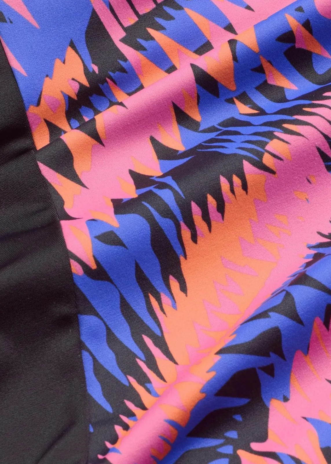 bonprix Nachhaltigere Materialien|Shapewear^Medium Shape-Badeanzug mit Einsätzen schwarz graphisch bedruckt
