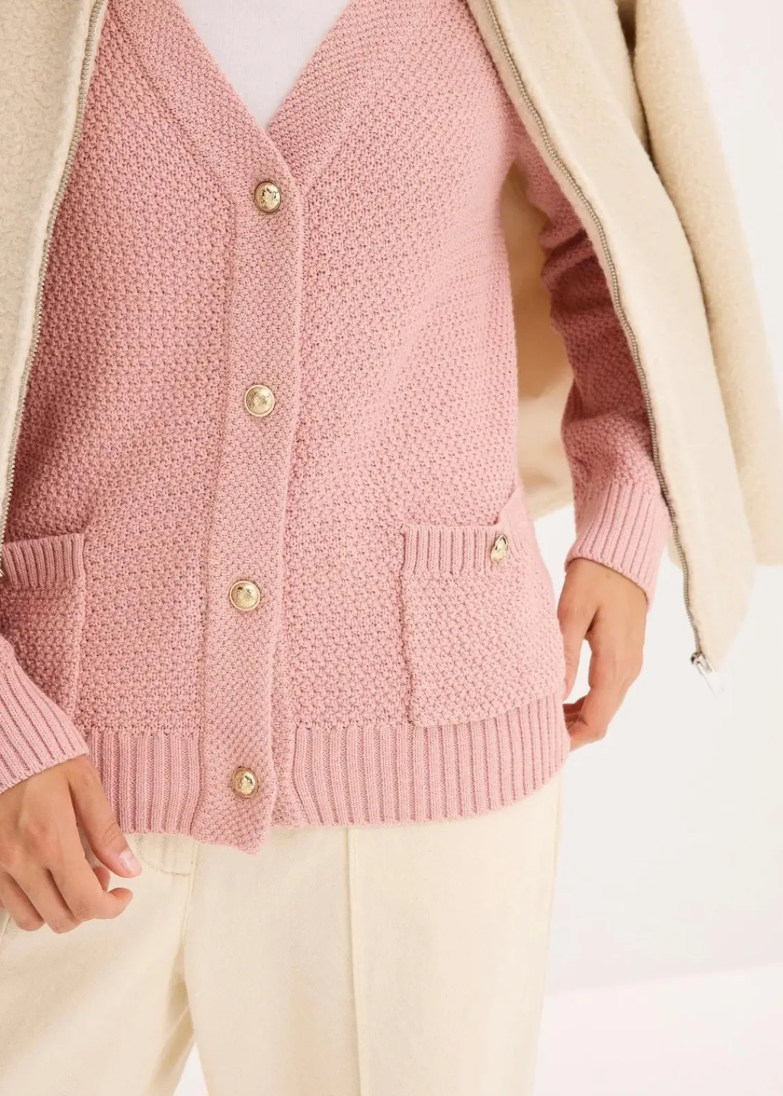 bonprix Bekleidung·Umstandsmode|Pullover & Strickjacken^Melange Strickjacke mit goldfarbigen Knöpfen aschrosa meliert