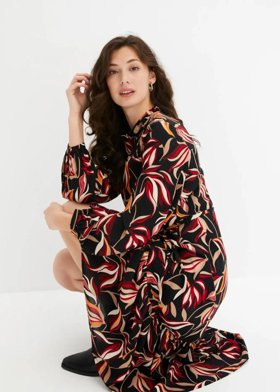 bonprix Bekleidung·Pullover & Strickjacken|Kleider^Midikleid schwarz geblümt