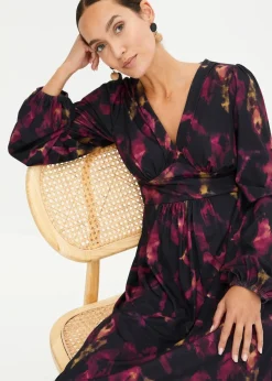 bonprix Kleider^Midikleid schwarz/lila bedruckt
