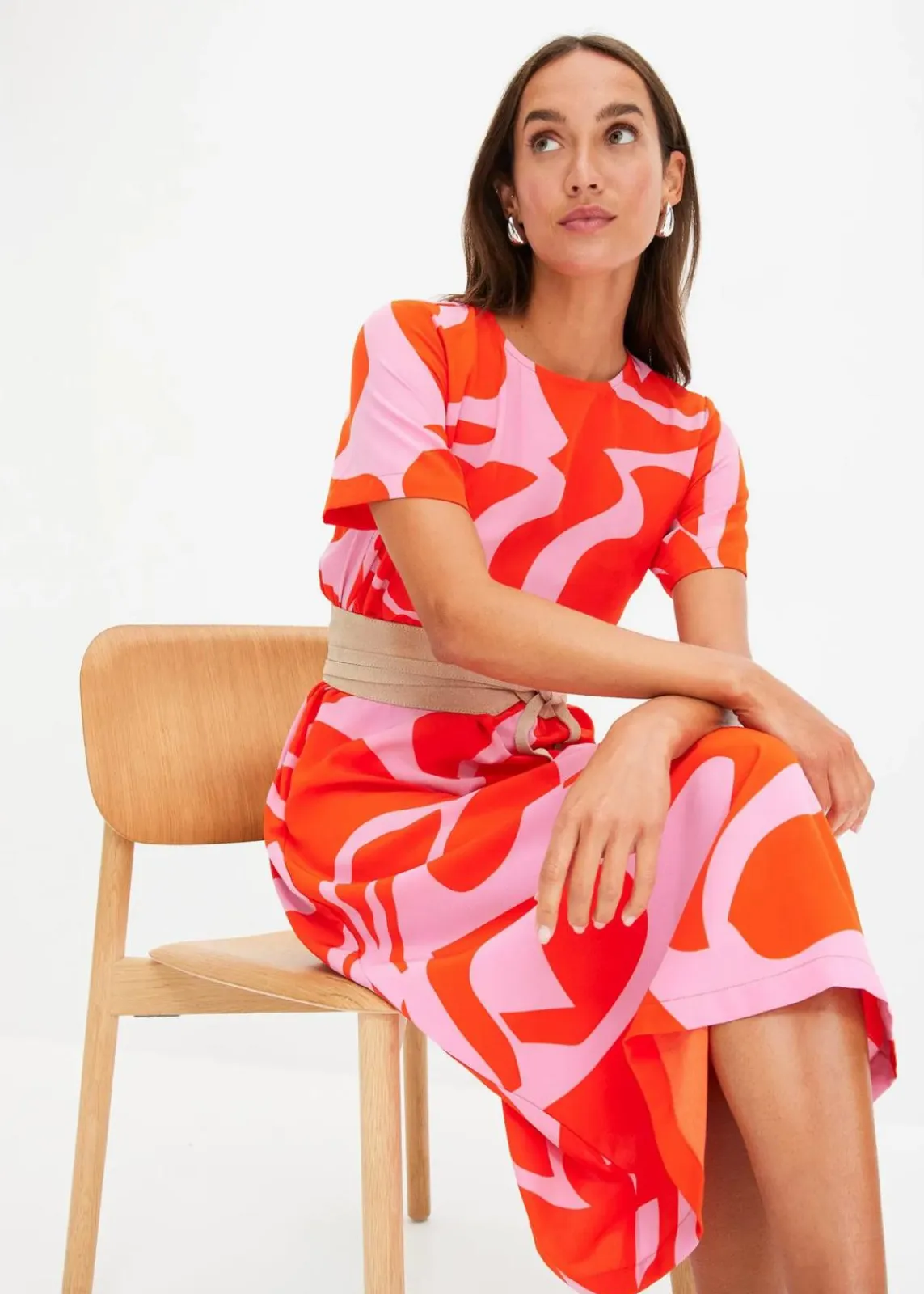 bonprix Nachhaltigere Materialien|Kleider^Midikleid orangerot/pink graphisch bedruckt