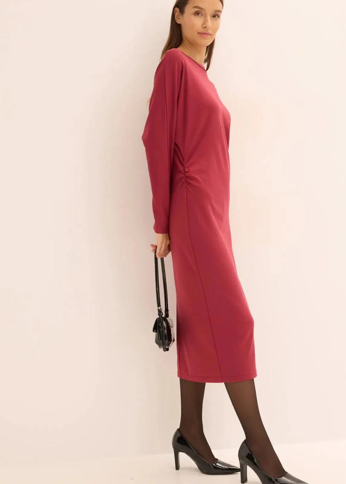 bonprix Kleider|Bekleidung·Pullover & Strickjacken^Midikleid aus bequemen Punto di Roma pflaumenrot