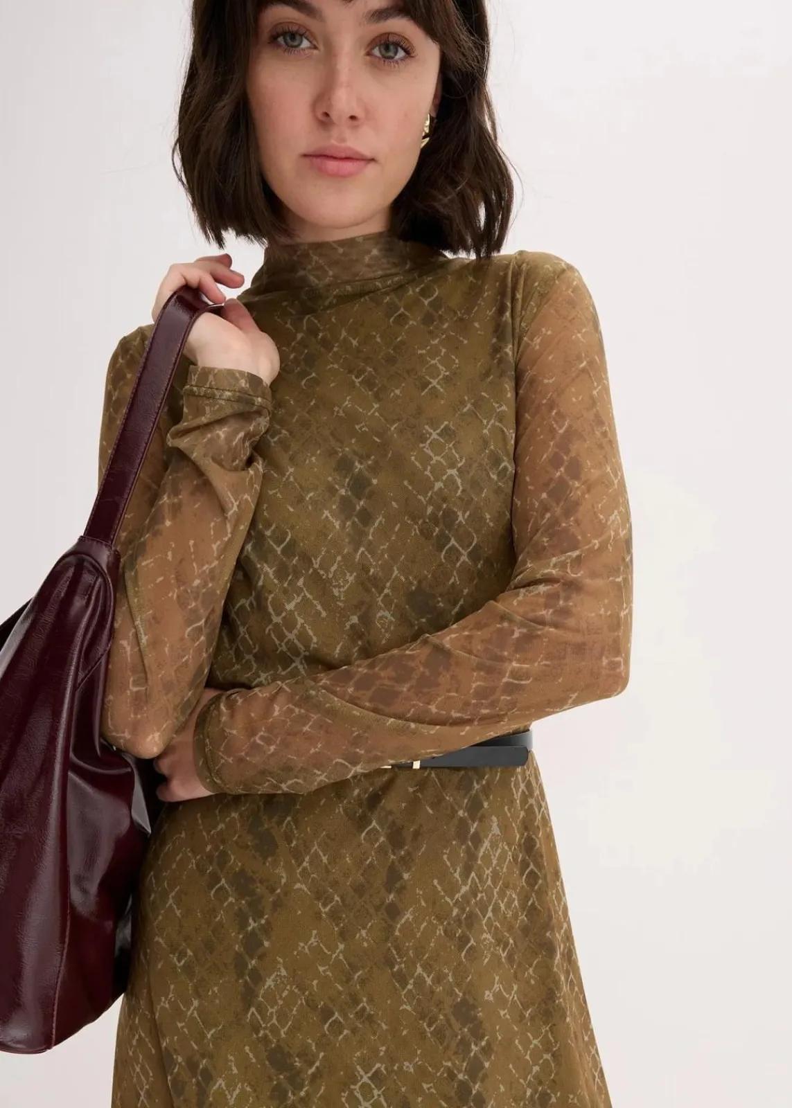 bonprix Bekleidung·Pullover & Strickjacken|Kleider^Midikleid aus feinem Mesh erdoliv/mistelgrün graphisch