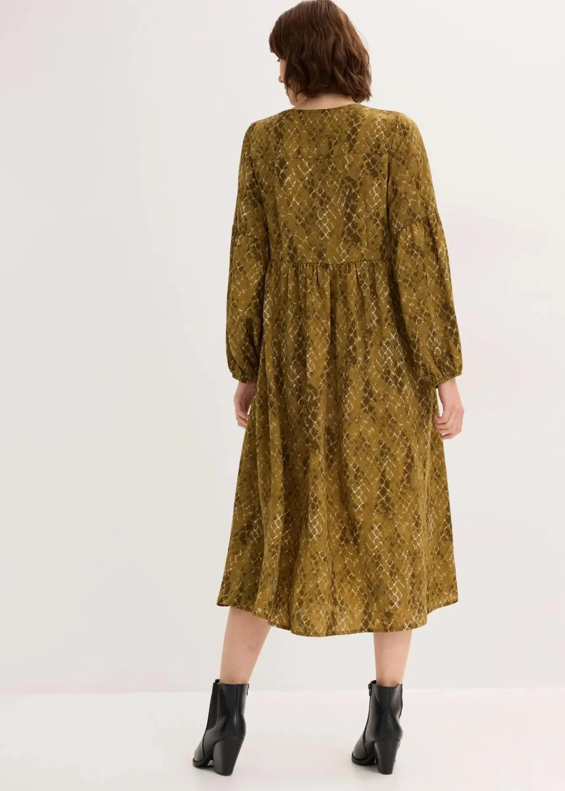 bonprix Bekleidung·Pullover & Strickjacken|Kleider^Midikleid aus fließendem Satin erdoliv/mistelgrün bedruckt