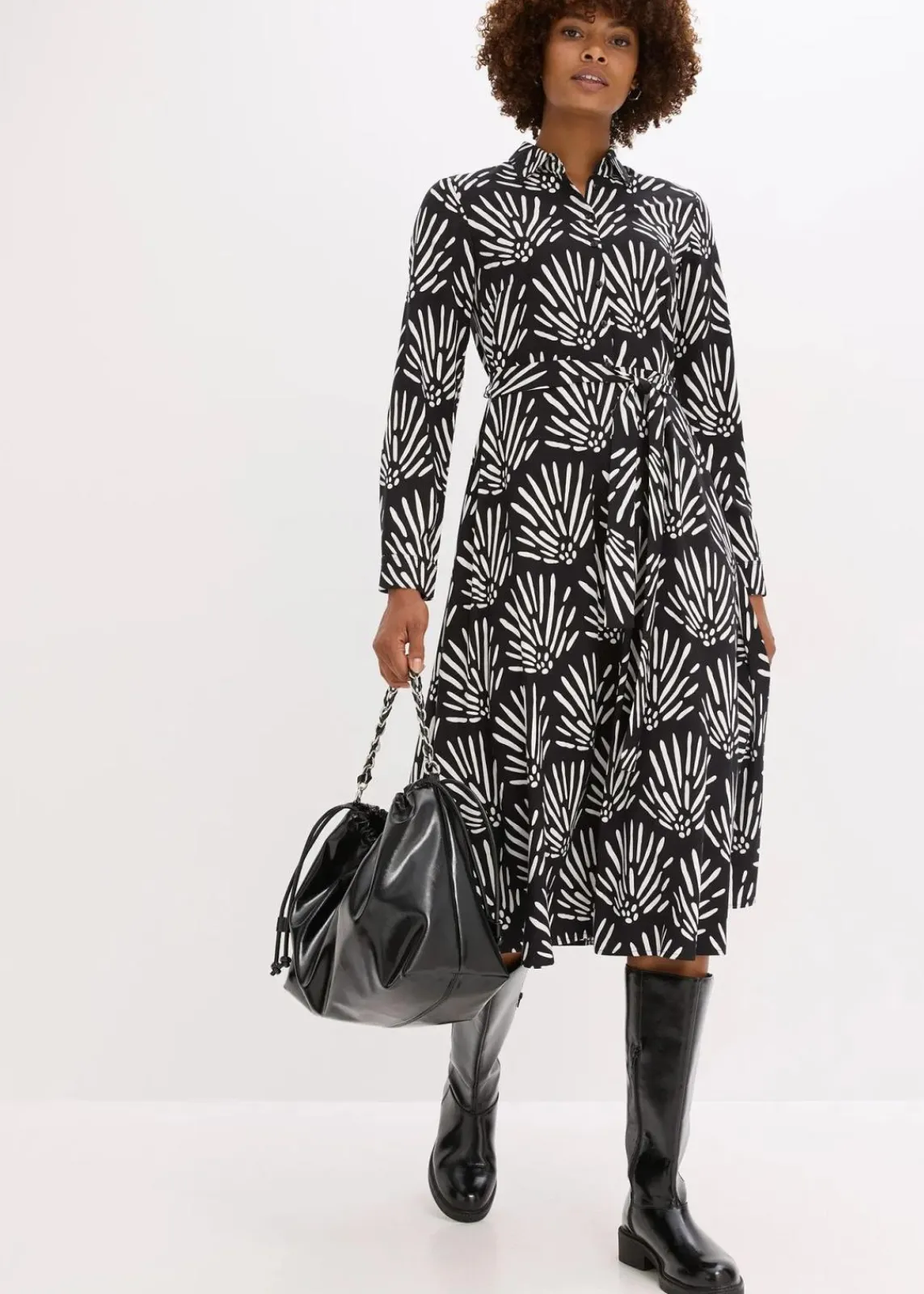 bonprix Bekleidung·Pullover & Strickjacken|Kleider^Midikleid aus fließender Viskose schwarz/weiß bedruckt