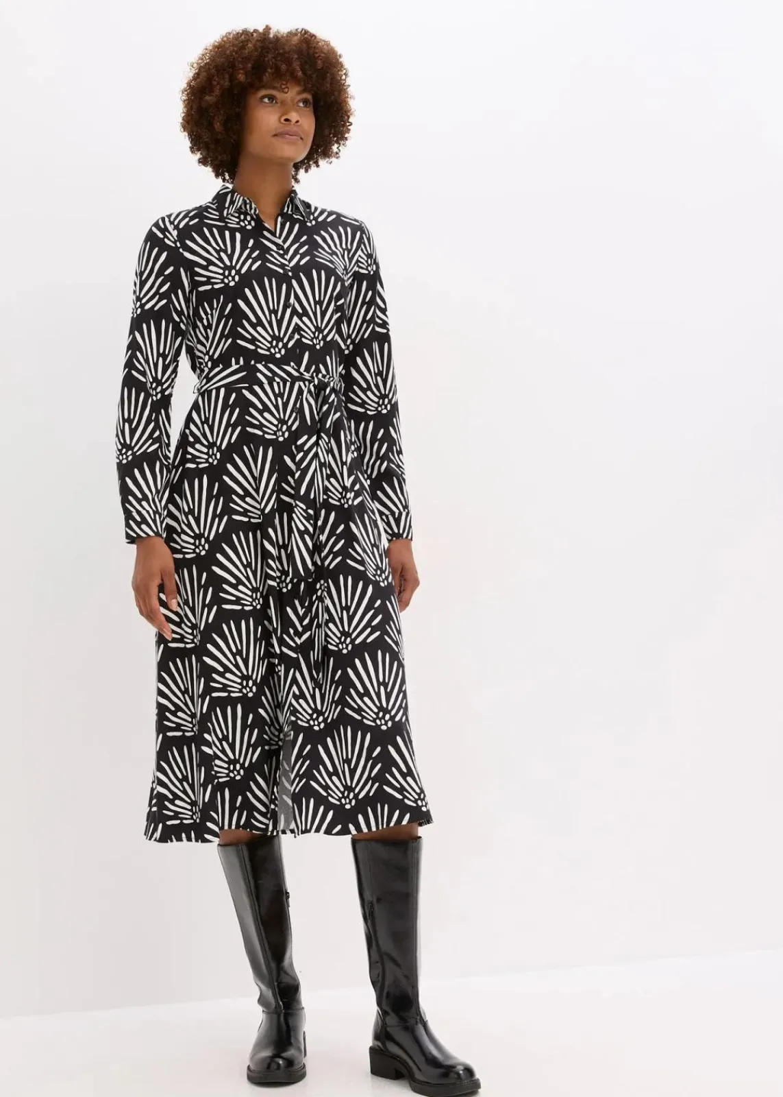 bonprix Bekleidung·Pullover & Strickjacken|Kleider^Midikleid aus fließender Viskose schwarz/weiß bedruckt