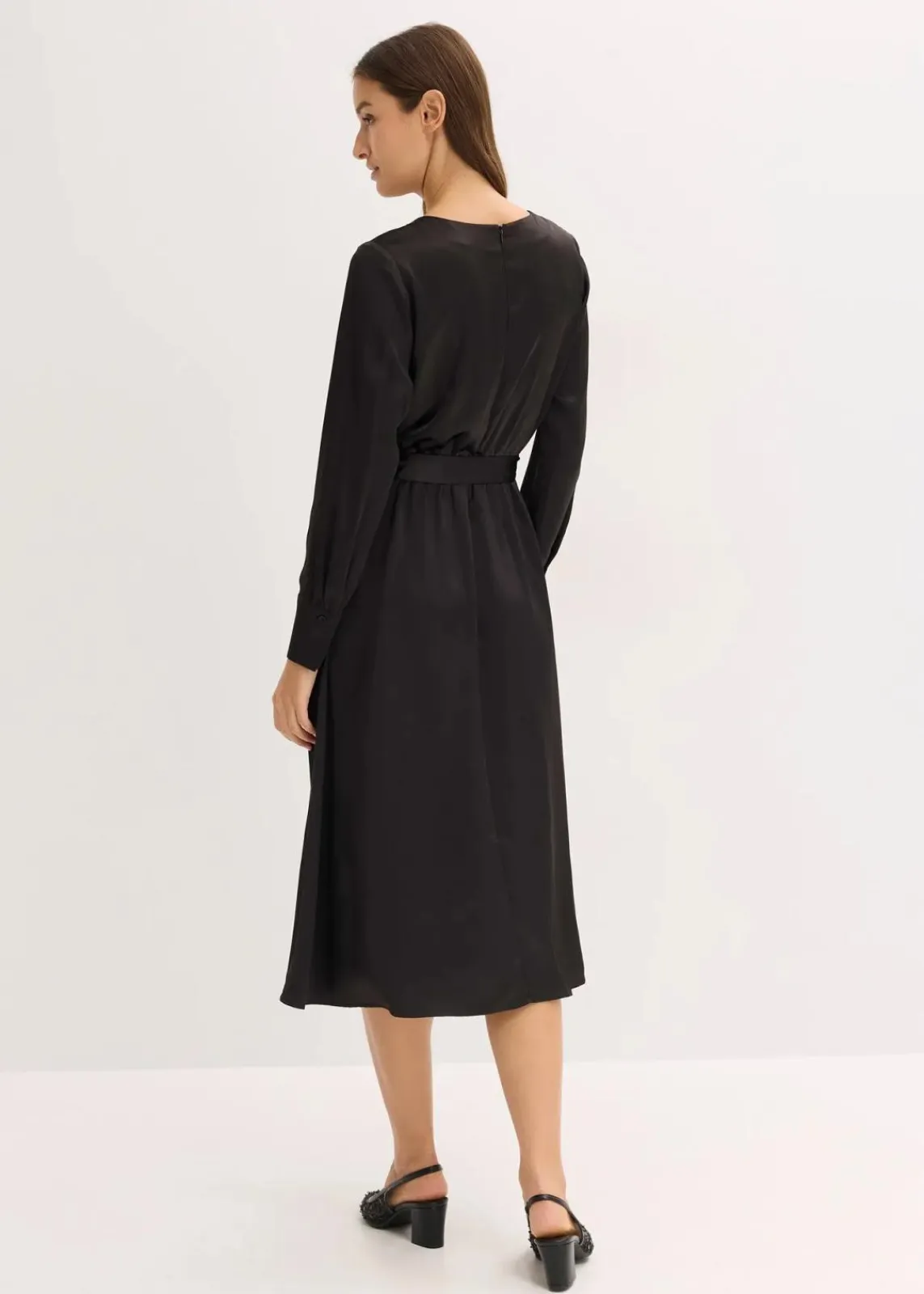 bonprix Bekleidung·Pullover & Strickjacken|Kleider^Midikleid aus glänzendem Satin schwarz