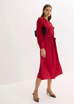bonprix Nachhaltigere Materialien|Kleider^Midikleid aus glänzendem Satin chillirot