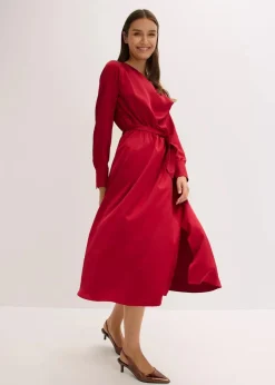 bonprix Nachhaltigere Materialien|Kleider^Midikleid aus glänzendem Satin chillirot