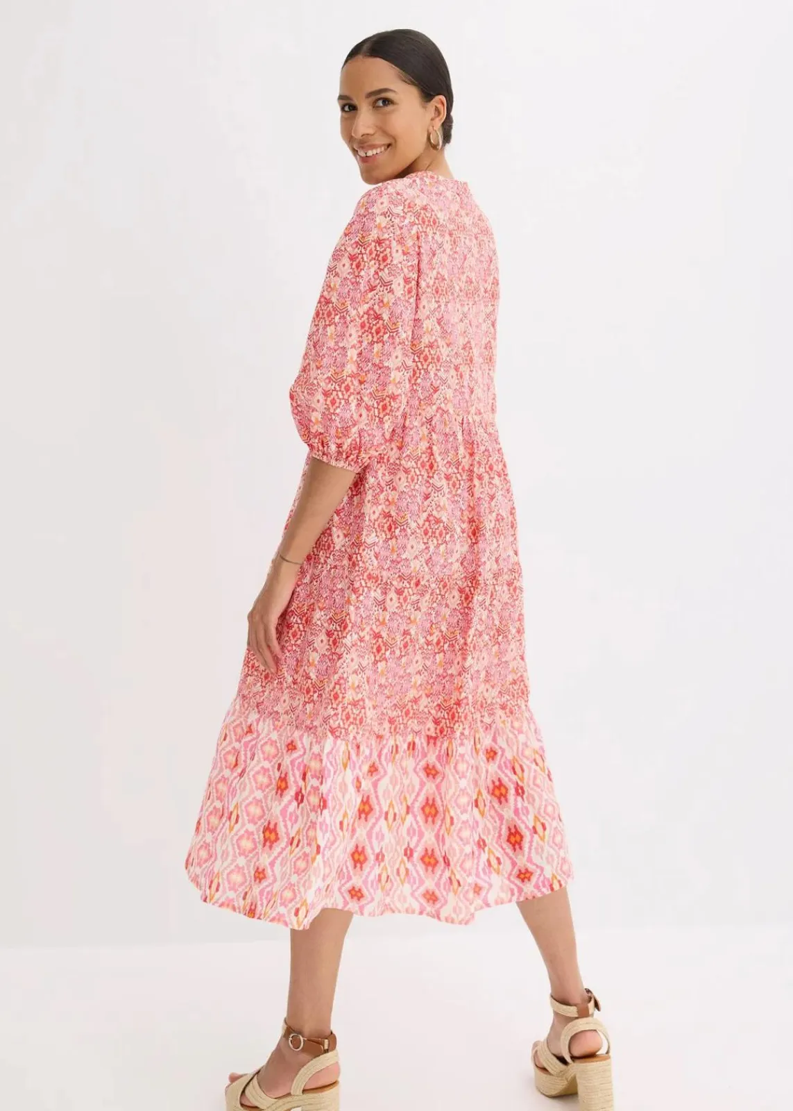 bonprix Bekleidung·Pullover & Strickjacken|Kleider^Midikleid aus leichter Baumwolle erdbeere/wollweiß bedruckt