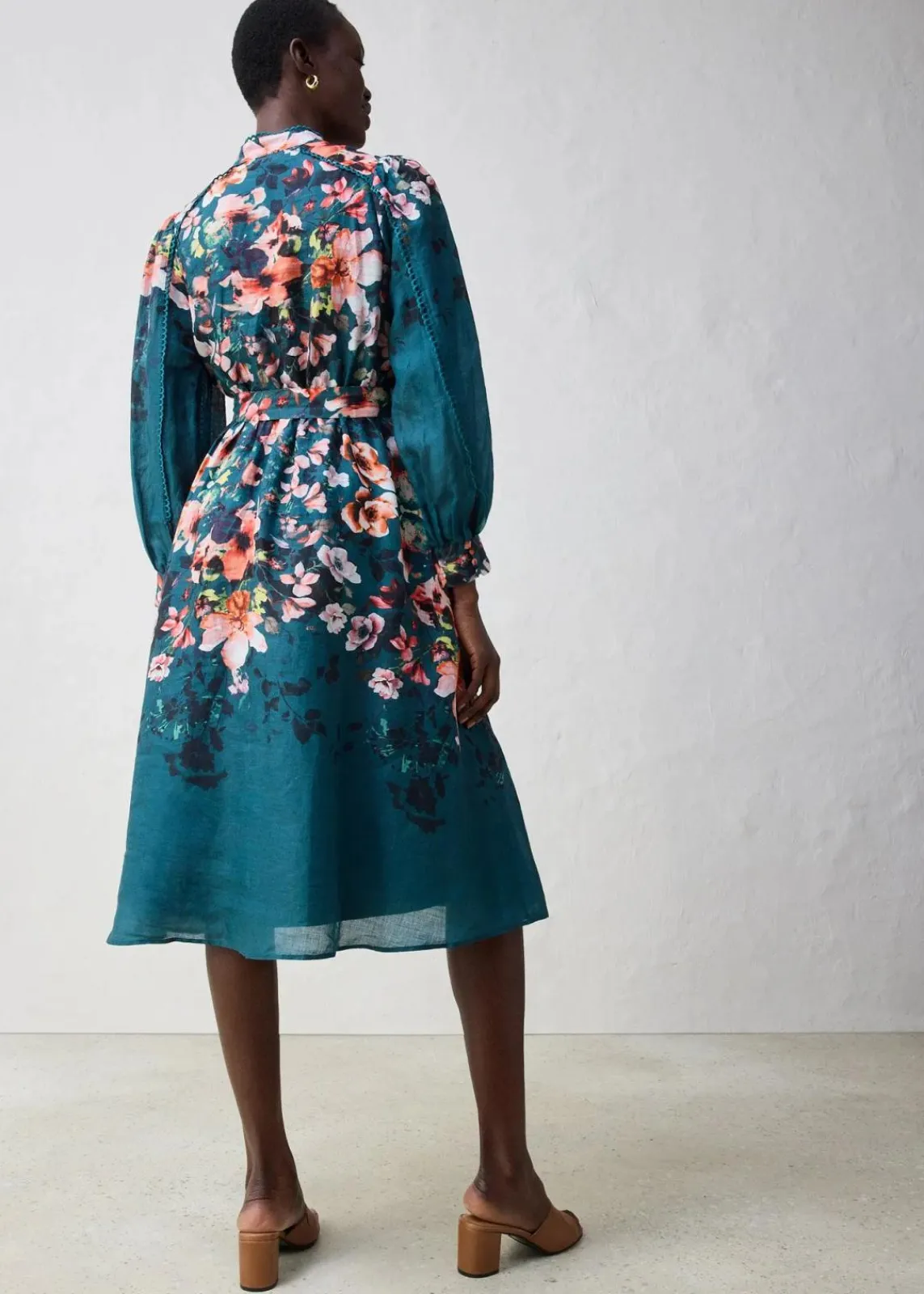 bonprix Kleider^Midikleid aus Ramie (2 tlg.Set mit Gürtel) pfeffergrün floral