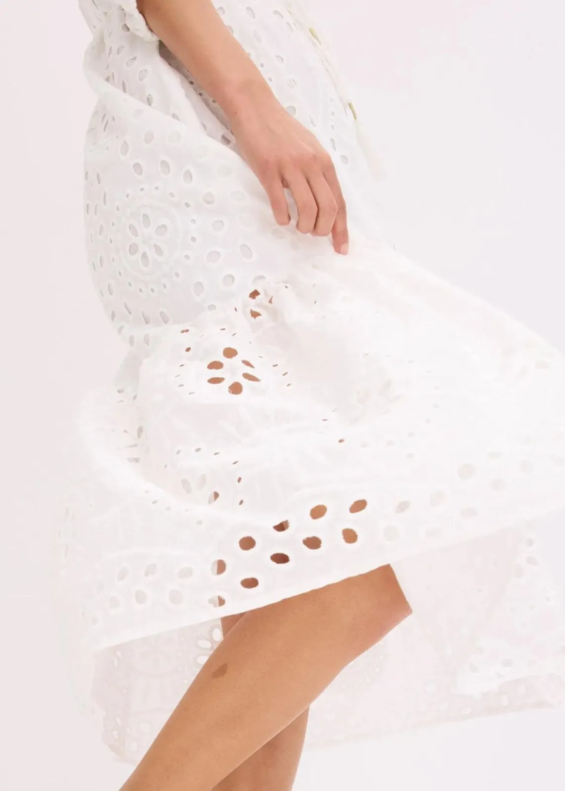 bonprix Kleider^Midikleid aus reiner Baumwolle mit Lochstickerei wollweiß